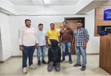 वाहनांची तोडफोड करणाऱ्या अनोळखी आरोपींचा शोध घेवुन १ आरोपी व ३ विधीसंघर्षित बालकांना घेतले ताब्यात.