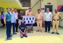 पुणे: चंदननगर पोलिसांची कामगिरी—४ तासांत आरोपी जेरबंद, ७ मोबाईलसह ₹६६ हजारांचा ऐवज हस्तगत.