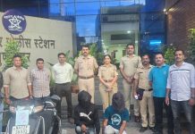 मारहाण करून मोबाईल लुटणाऱ्या दोघांना चंदननगर पोलिसांनी ठोकल्या बेड्या; ३८ हजारांचा मुद्देमाल जप्त.